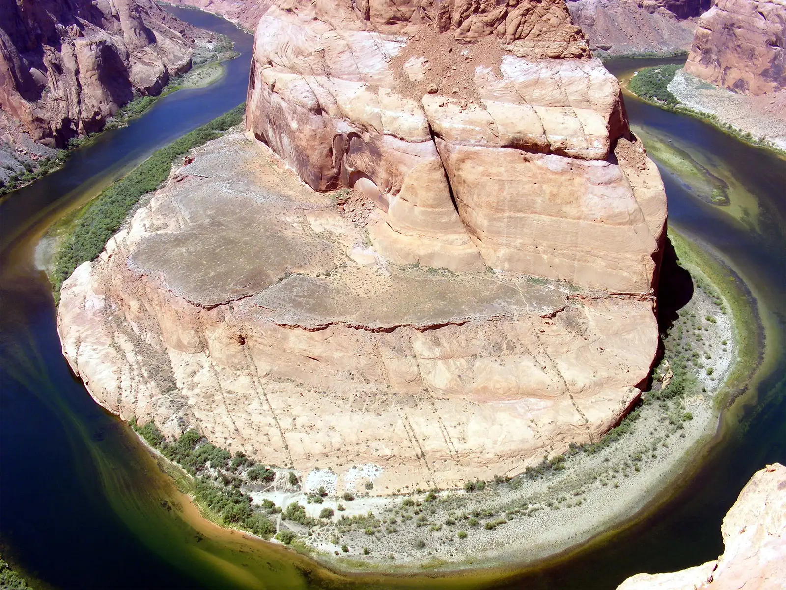 Le méandre du Fer à cheval (Horseshoe Bend), où le Colorado contourne un éperon de grès près de Page