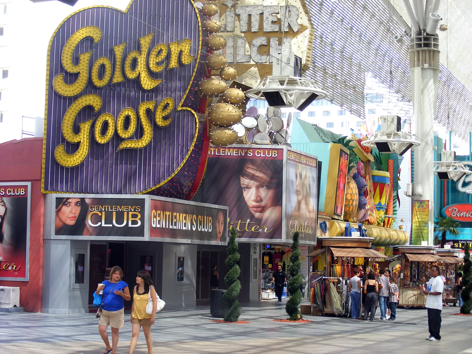 Enseignes du Golden Goose et du Glitter Gulch sur la Fremont Street Experience à Las Vegas