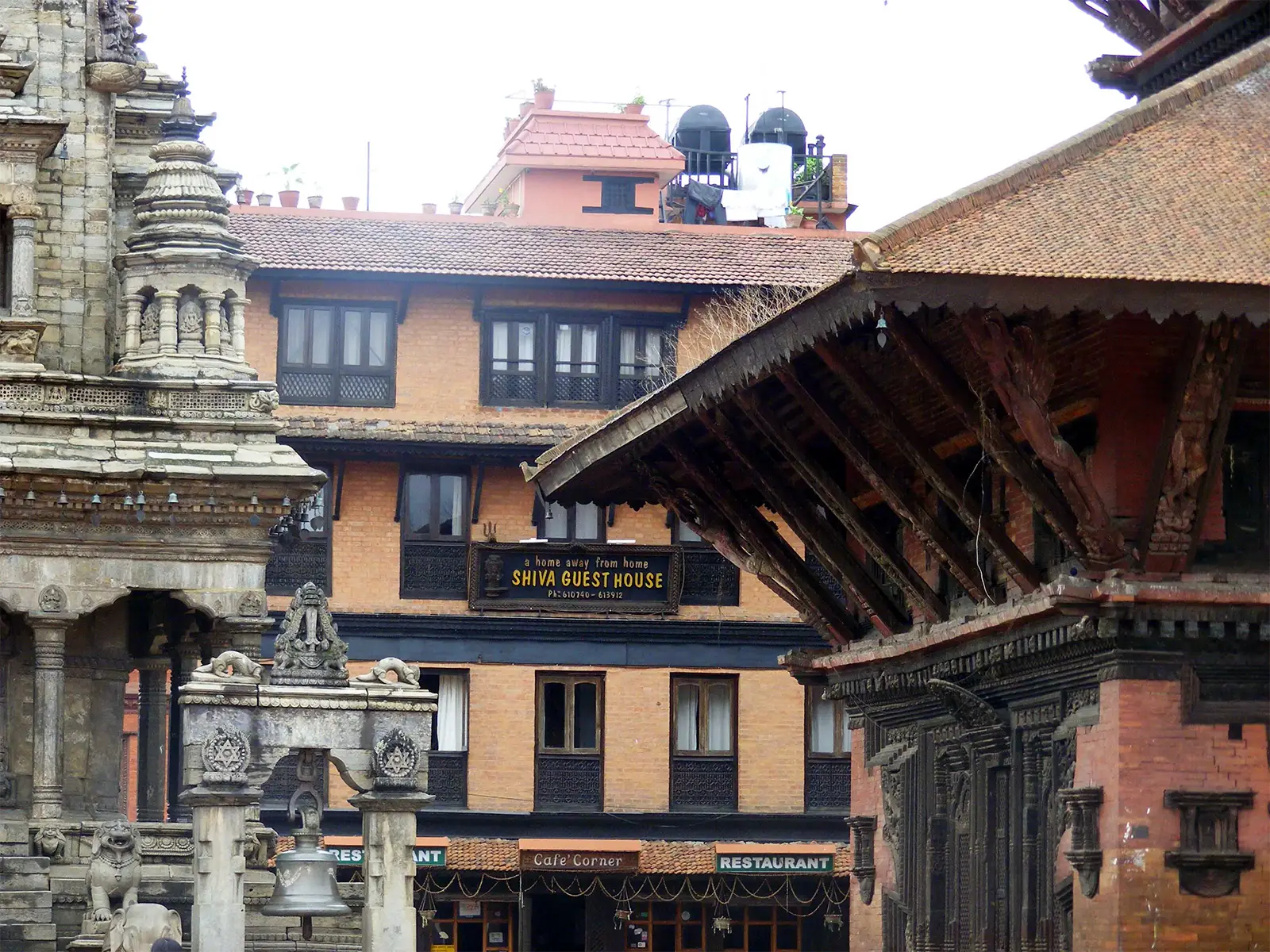 Temples sculptés et maisons de briques autour du Durbar Square de Bhaktapur